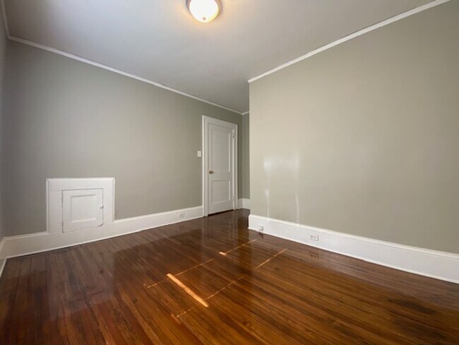 Building Photo - Belmont-Villa Heights Bungalow w/fenced yard