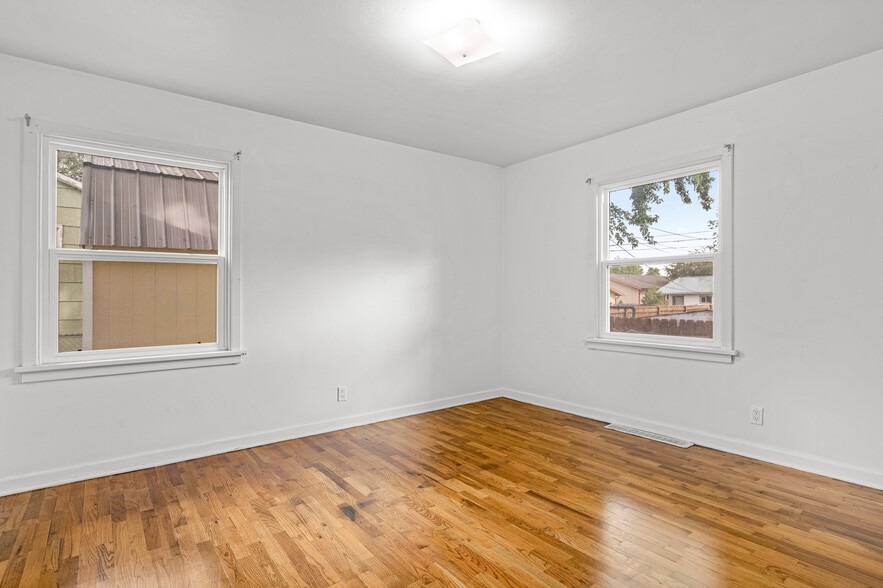 Building Photo - 644 Avenue F