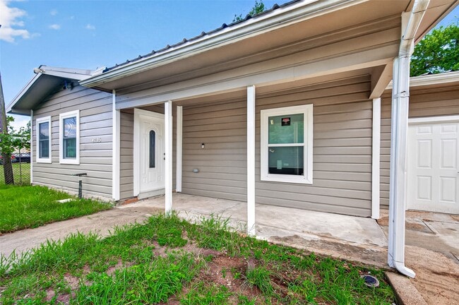 Building Photo - 4715 Chapman St