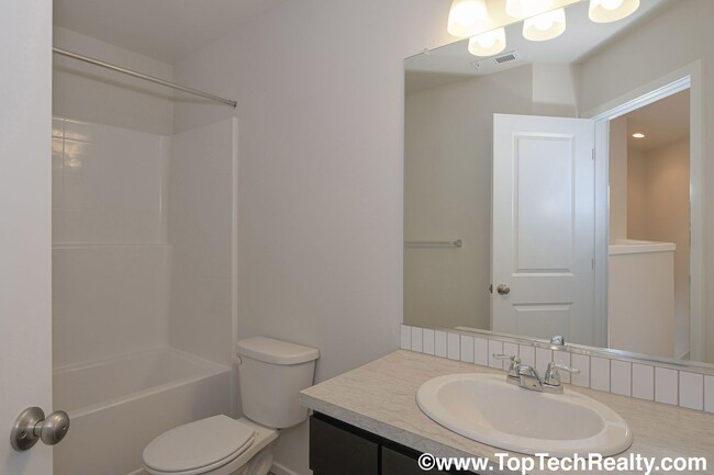 Building Photo - Beautiful North Bethany 3BR 2.5BA Townhome! Great Location, A+Schools!
