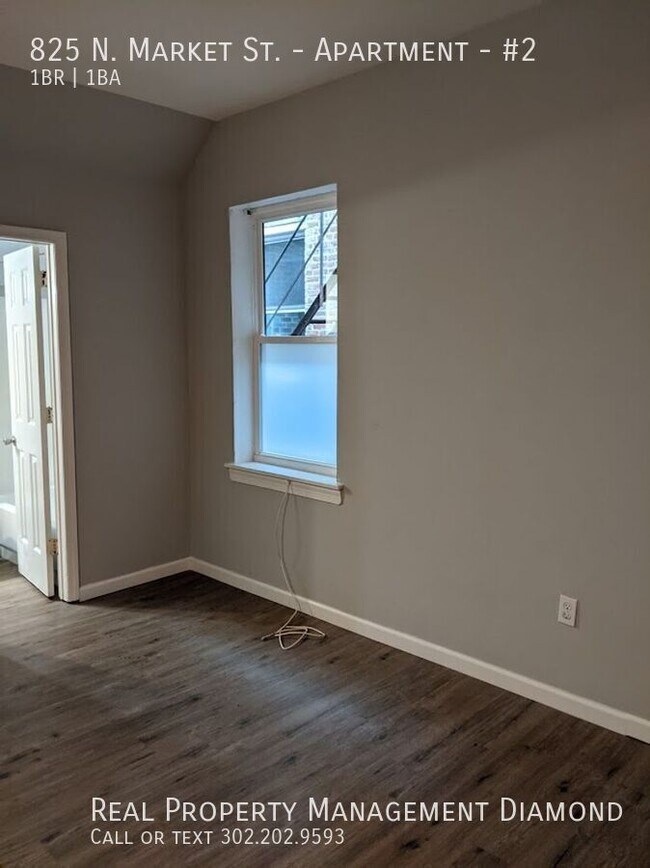 Building Photo - 825 N Market St