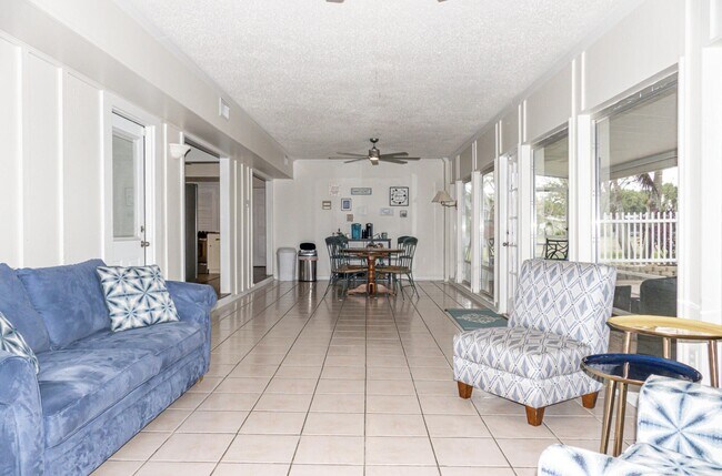 Building Photo - 1514 SE Westmoreland Blvd