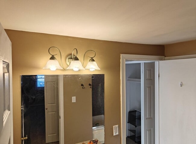 Building Photo - 1813 Brentwood