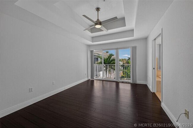 Building Photo - 2725 NE 8th Ave