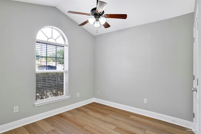 Building Photo - 5837 Creek Station Dr