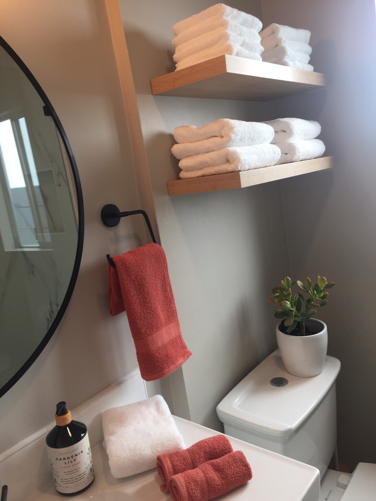 Building Photo - 326 Rosecrans Ave