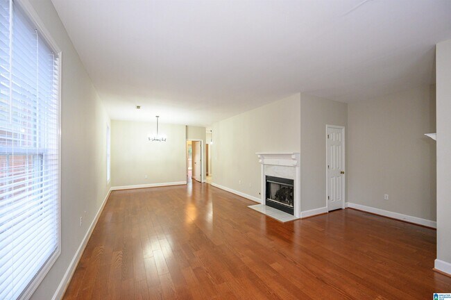 Building Photo - 1525 Jacobs Cir