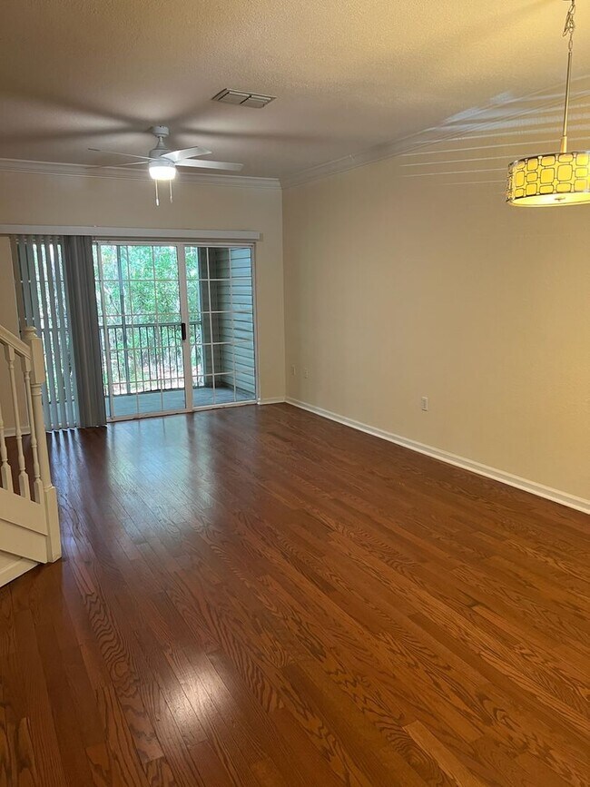 Building Photo - 2 bedroom 2 1/2 bath in NW Magnolia Place