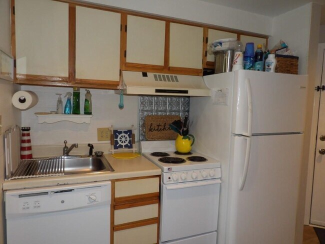 Building Photo - 1100 Possum Trot Rd