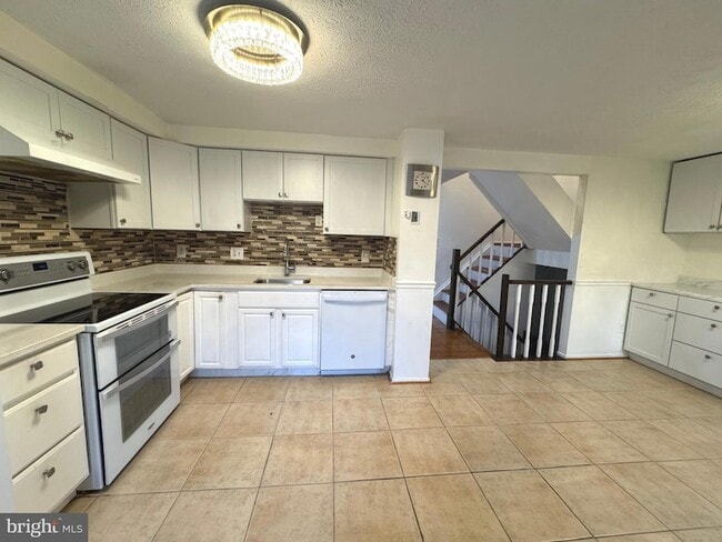 Building Photo - 6505 Field Master Dr