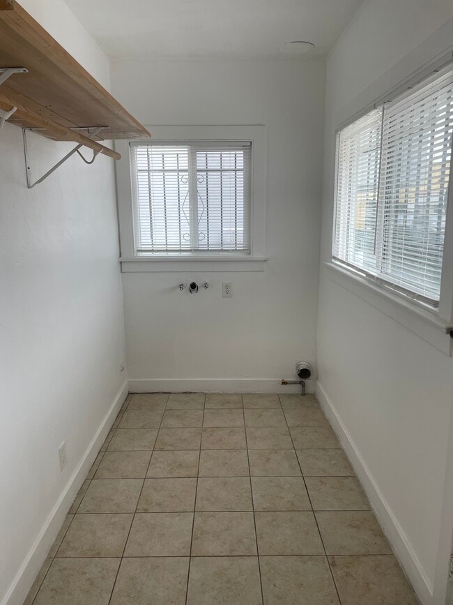 Building Photo - 485 E 57th St
