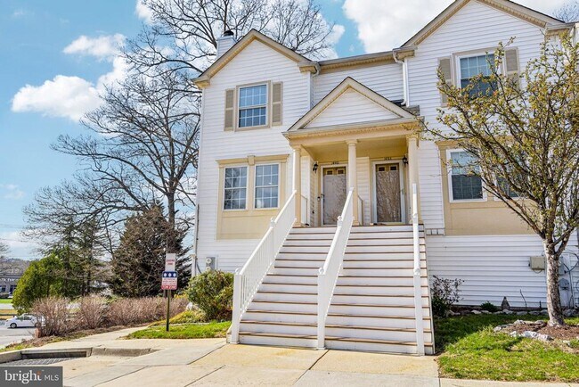 Building Photo - 1440 Nutwood Ct