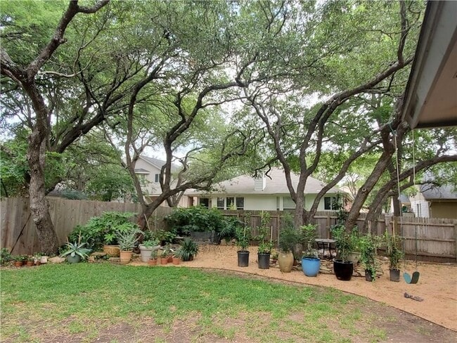 Building Photo - 1809 Dayflower Trce