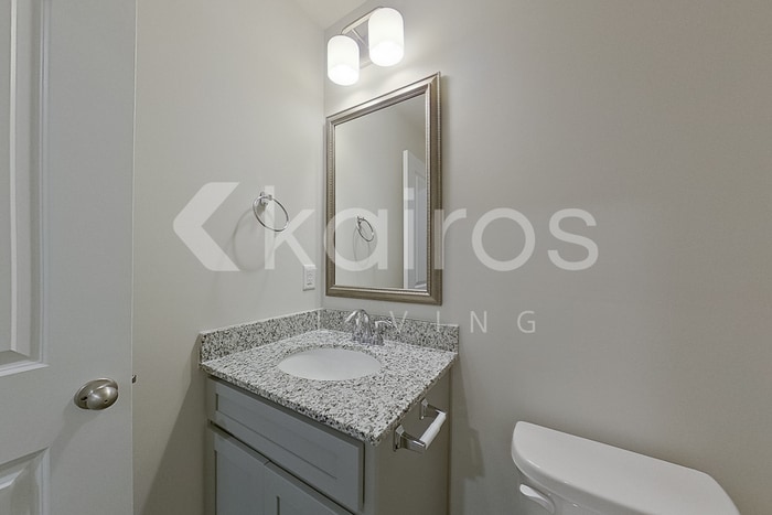 Building Photo - 2129 Banyon Cir