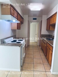 Building Photo - 2 Bedroom/ 2 Bath Spacious Apartment in Do...