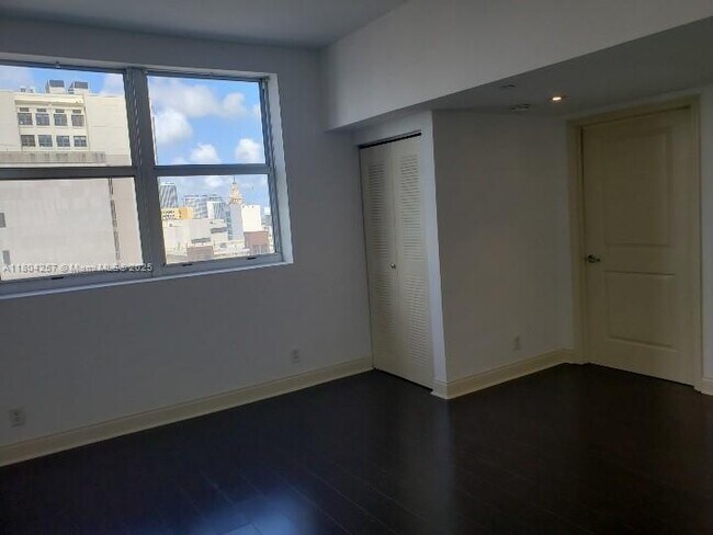 Building Photo - 111 E Flagler St
