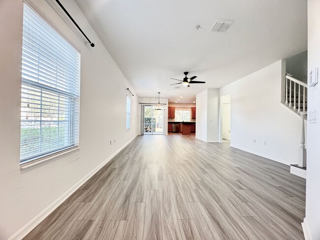 Building Photo - Renovated 3/2.5 Townhome with Office/Flex ...