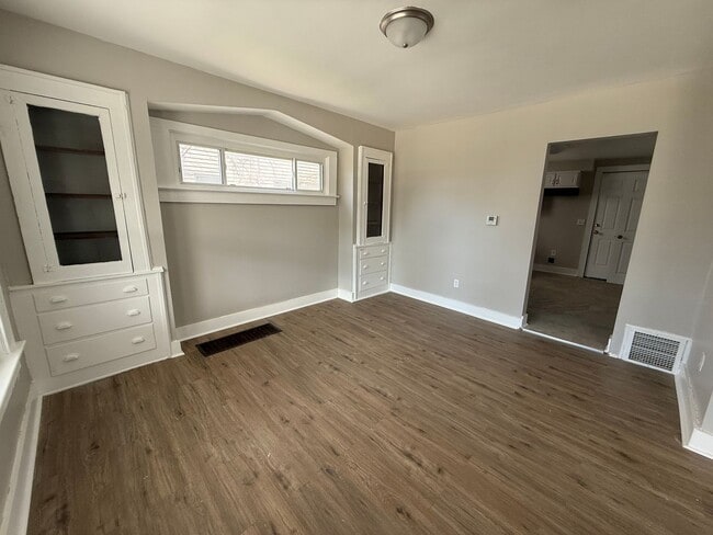 Building Photo - 4503 E 126th St