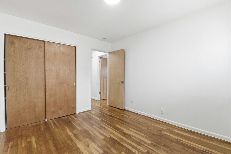 Building Photo - 1152 Burch Ln