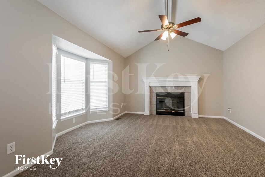Building Photo - 1529 NE Auburn Dr
