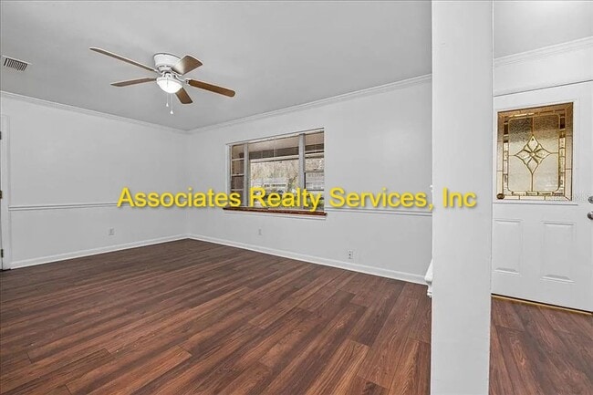 Building Photo - Suburban Heights-4 bedroom/ 2 bath