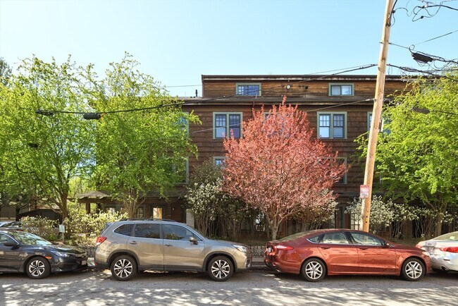 Building Photo - 411 Norfolk St