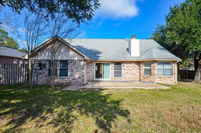 Building Photo - 155 April Waters Dr W