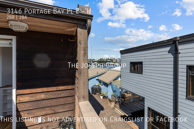 Building Photo - One of a kind 2 bed/1.75 bath houseboat ov...