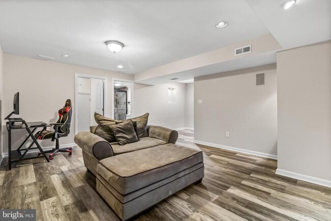 Building Photo - 8920 Flour Ct