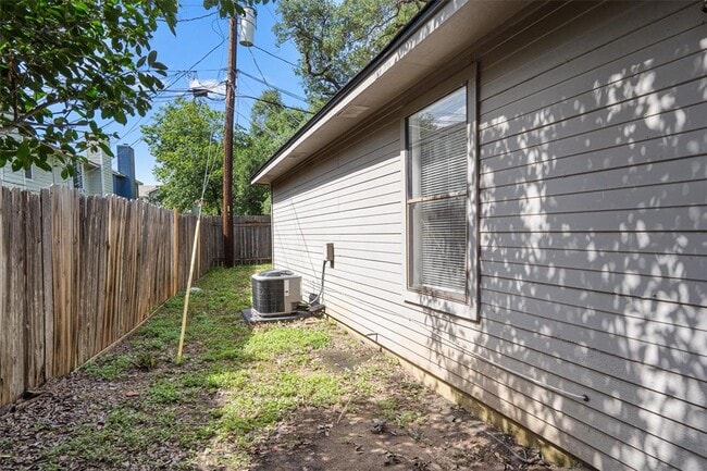 Building Photo - 2602 Alcott Ln