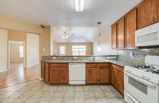 Building Photo - 5010 Brower Crest Dr