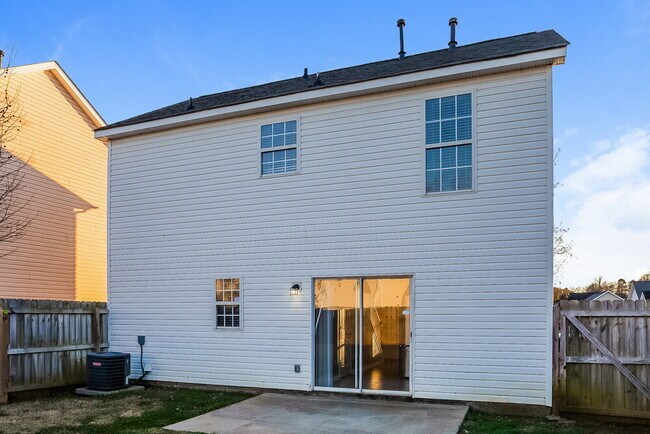 Building Photo - 2914 Pirates Pl