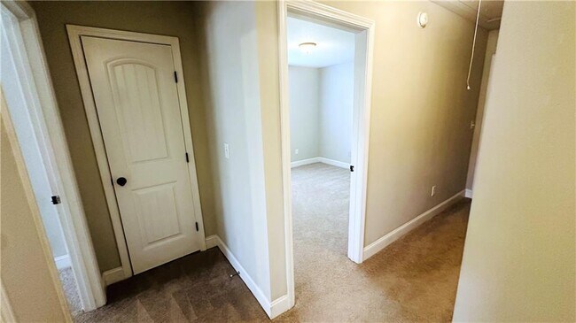 Building Photo - 668 River Mist Cir