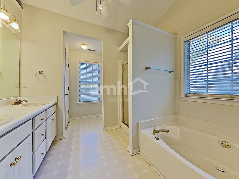 Building Photo - 349 Ethridge Dr NW