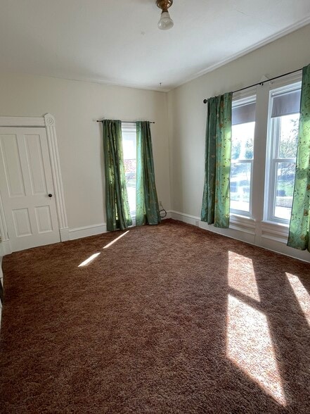 Building Photo - 407 Grace St