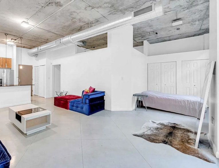 Building Photo - 2001 Biscayne Blvd