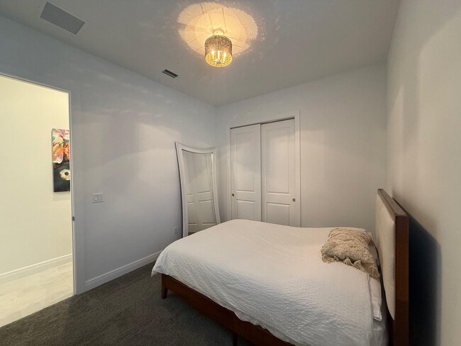 Building Photo - 187 SE Via Sangro