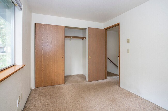 Building Photo - Spacious 3 Bedroom Home in Bremerton!