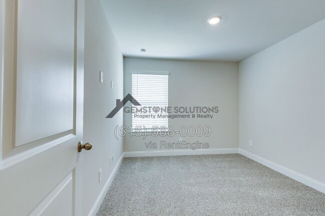 Building Photo - 204 Douglas Bend Rd