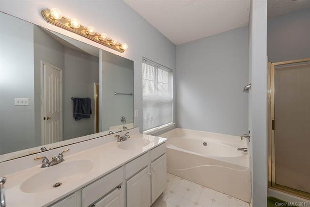 Building Photo - 6924 Lenhart Dr