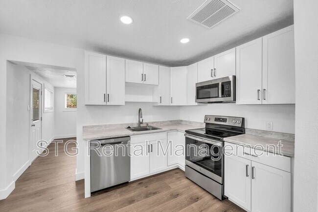 Building Photo - 300 W 100 N