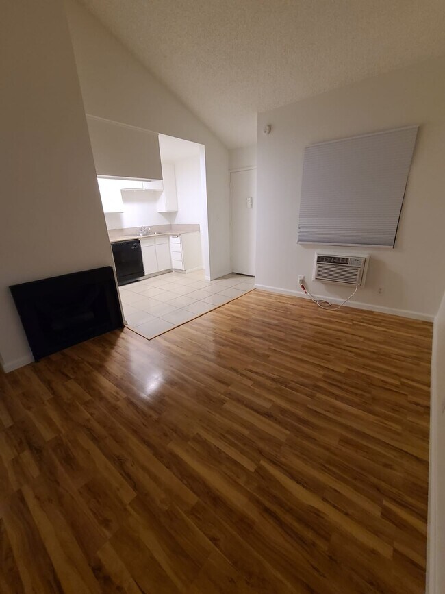 Building Photo - 20954 Bryant St