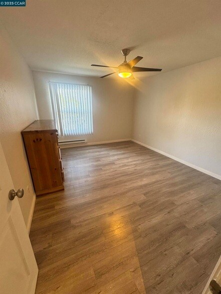Building Photo - 1085 Murrieta Blvd