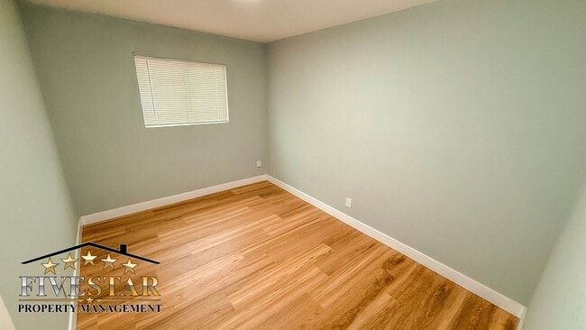 Building Photo - 2703 Center St