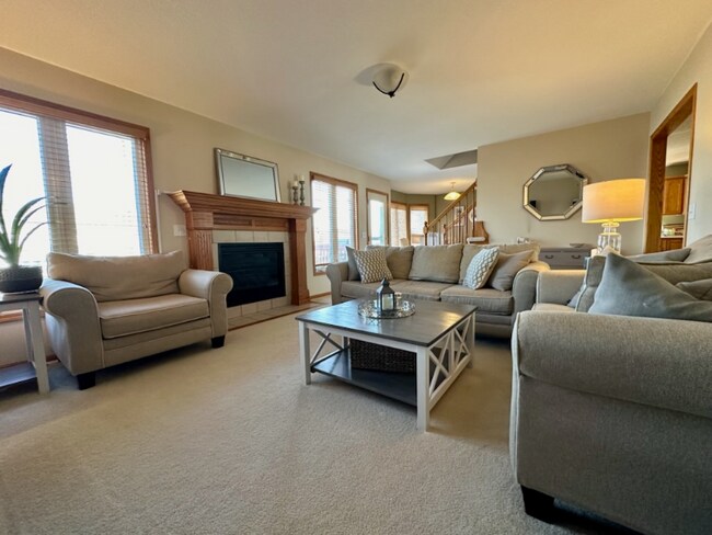 Building Photo - 9815 Biscayne Dr