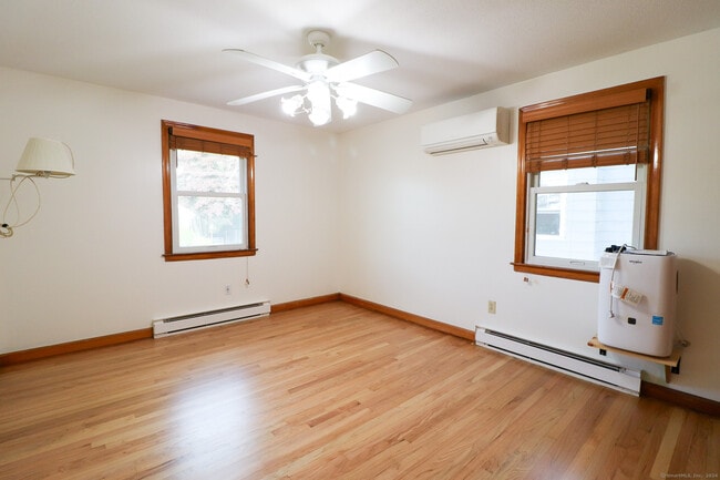 Building Photo - 63 Home Ave