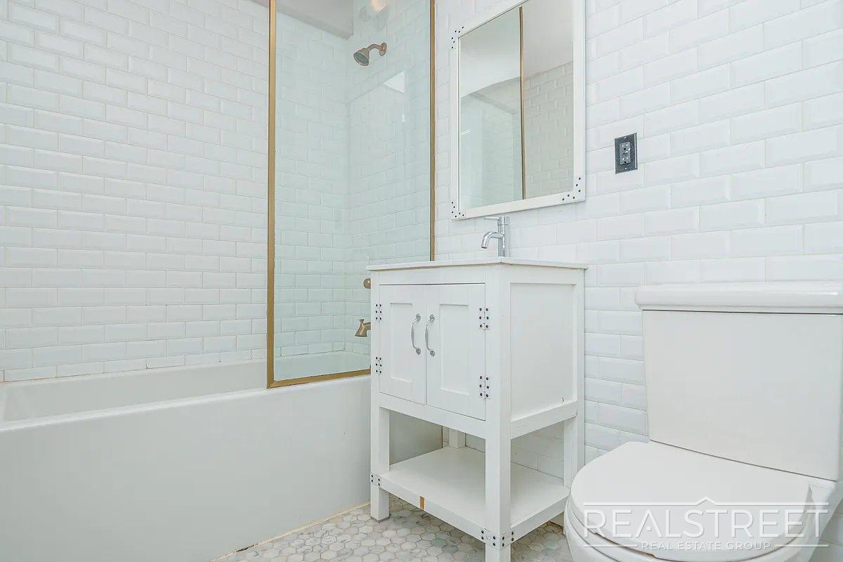 Building Photo - Brooklyn Avenue