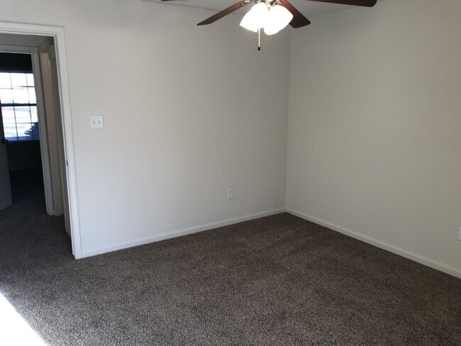 Building Photo - Duplex