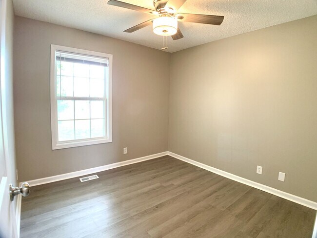 Building Photo - 1125 Lamont Ct