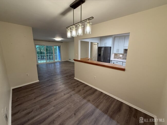 Building Photo - 95 Sapphire Ln